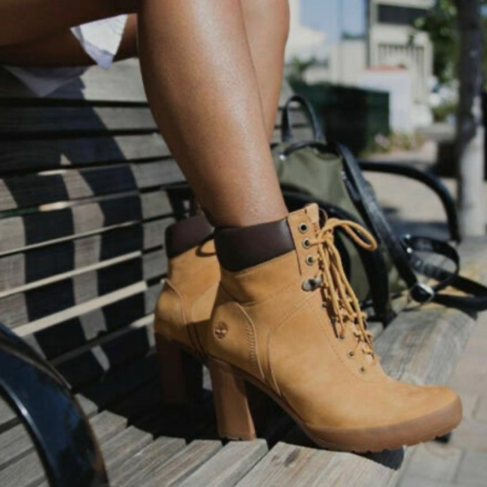 Timberland WOMEN'S TILLSTON 6-INCH BOOTS